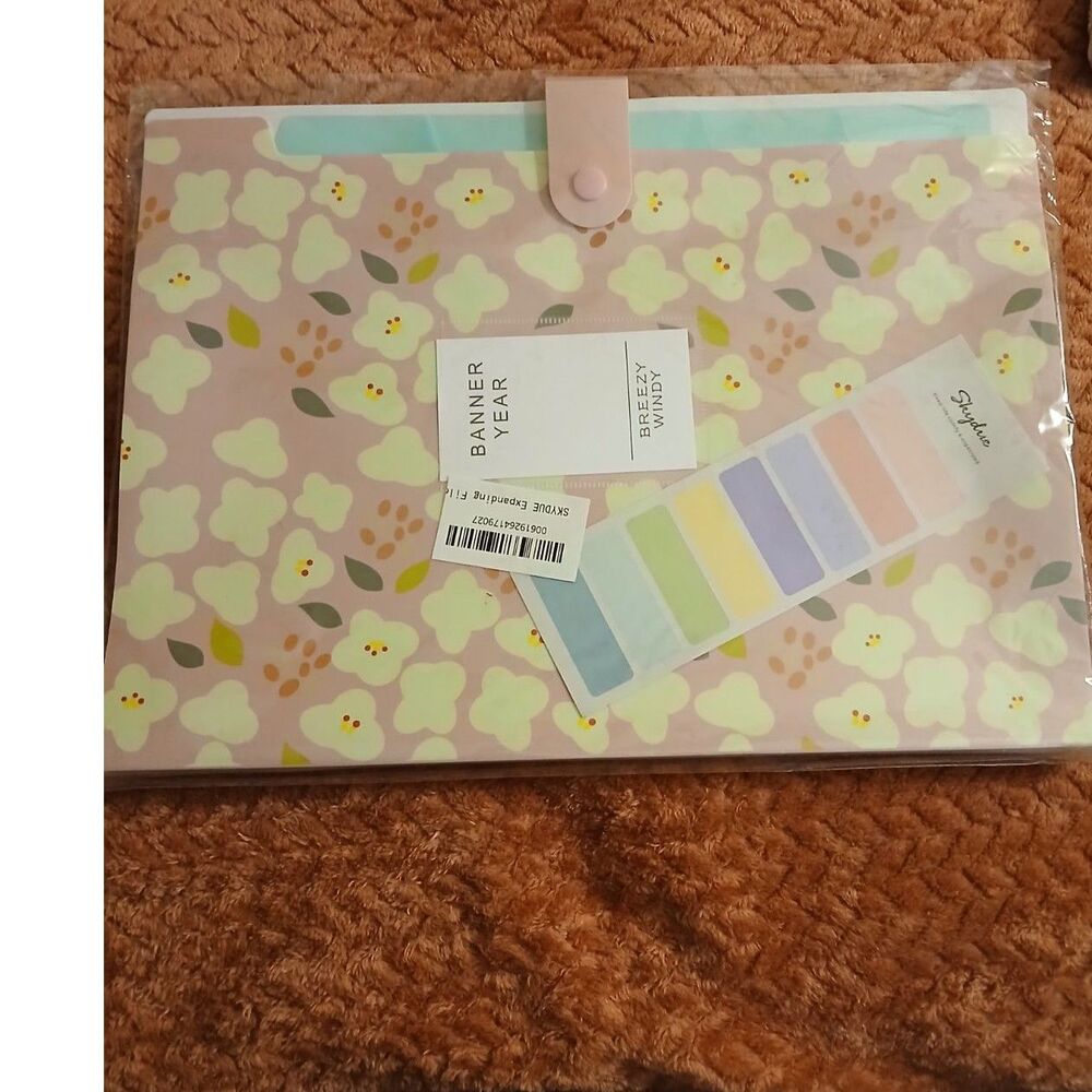 Breezy Windy Banner Year Expanding File Folder Floral Pastel New Sealed